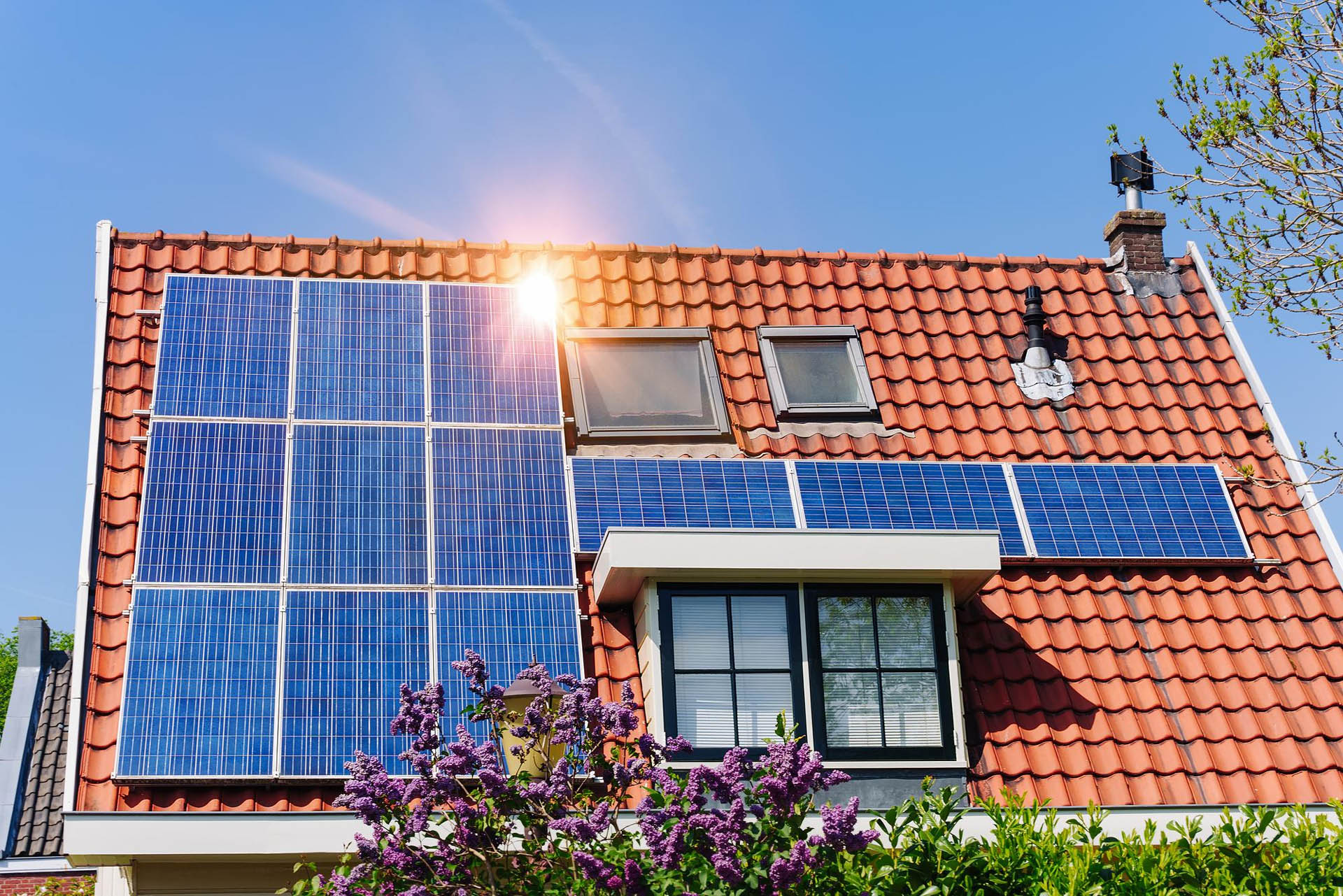 Precio placa solares: ¿Cuánto cuesta instalar energía solar en casa?