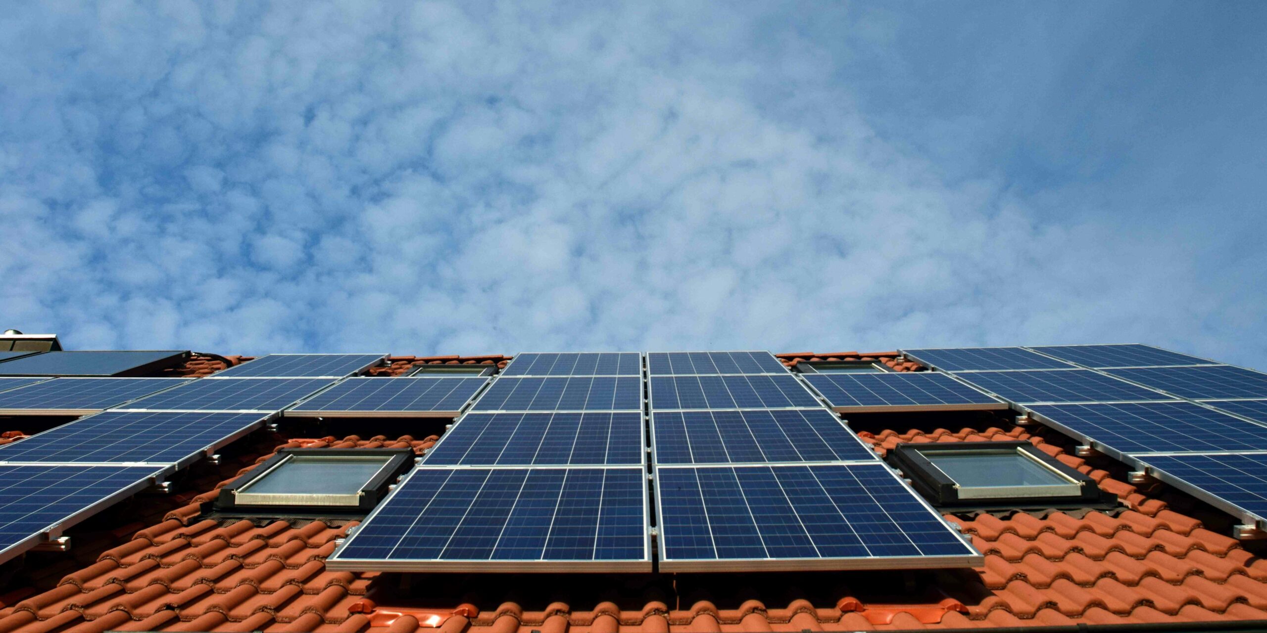 ¿Es adecuado el tejado de tu vivienda para una instalación fotovoltaica de autoconsumo?