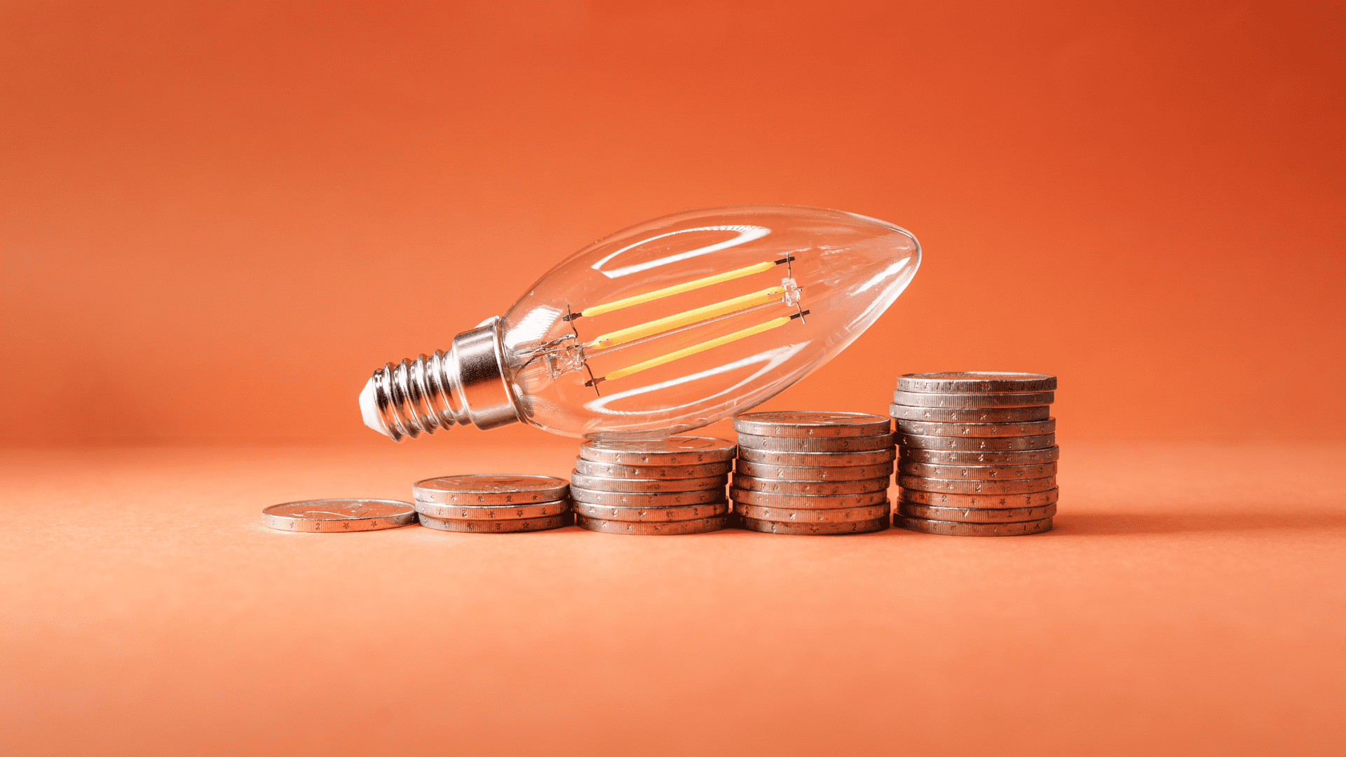 Subidón de la luz en 2026: la CNMC plantea peajes eléctricos un 4% más caros y qué puedes hacer para ahorrar