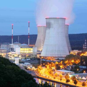 Energía Nuclear 2035: Aumento del 33% Mundial | Energy Tricolor