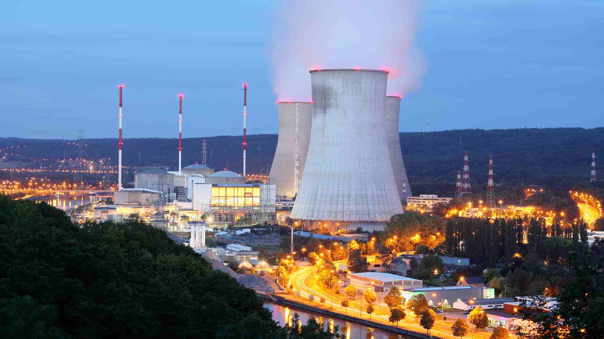 La capacidad mundial de energía nuclear aumentará un tercio en la próxima década: ¿qué implica?